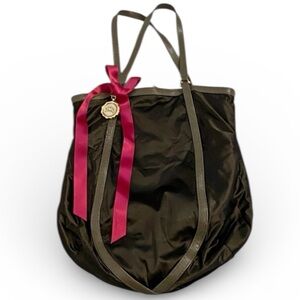 COMING SOON
Henri Bendel Jetsetter No Frilles Shopper Tote